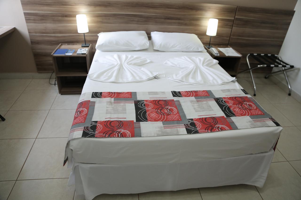 Beira Lago Palace Hotel Morrinhos  Экстерьер фото