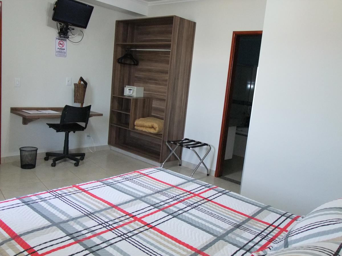 Beira Lago Palace Hotel Morrinhos  Экстерьер фото