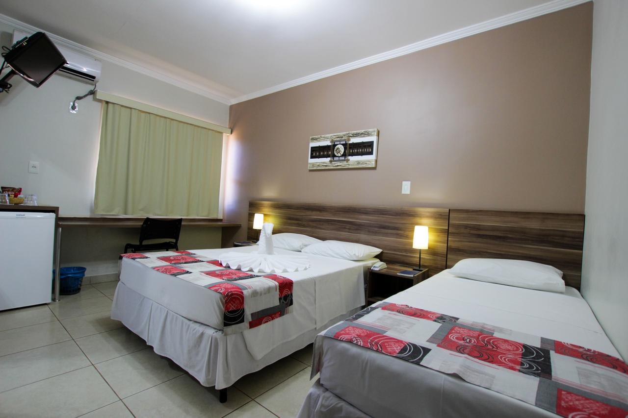 Beira Lago Palace Hotel Morrinhos  Экстерьер фото