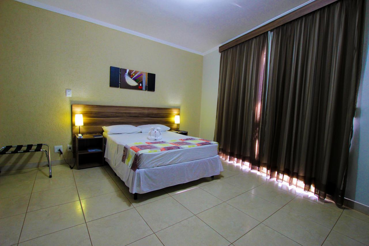 Beira Lago Palace Hotel Morrinhos  Экстерьер фото